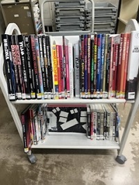 知ってた、ゴジラも自衛隊も70年　図書展示風景2